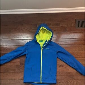 Boys softshell jacket.  Mountain Warehouse. Like new non smoking home.